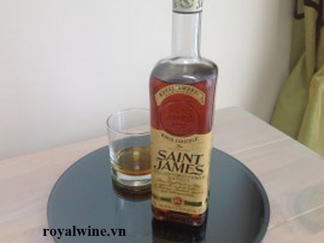 Rượu Saint James Royal Amber Rum